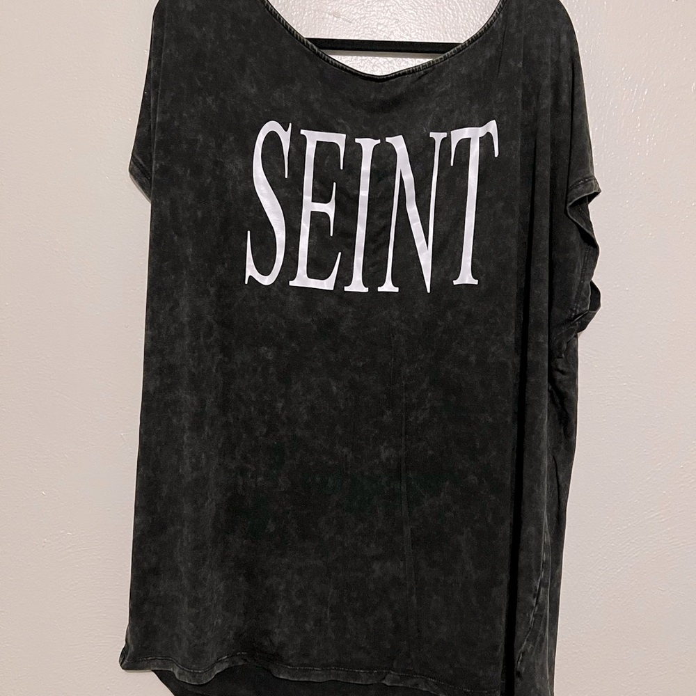 Torrid super soft tee with Seint size 3